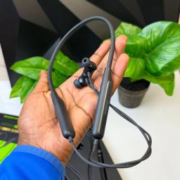 oraimo Necklace 5 30dB Noise Cancellation & Call Vibration Earphones view 3