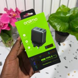 oraimo PowerGaN 33 Pro 33W GaN Wall Charger view 2