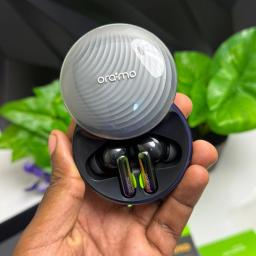 oraimo SpaceBuds Hybrid ANC True Wireless Earbuds view 2
