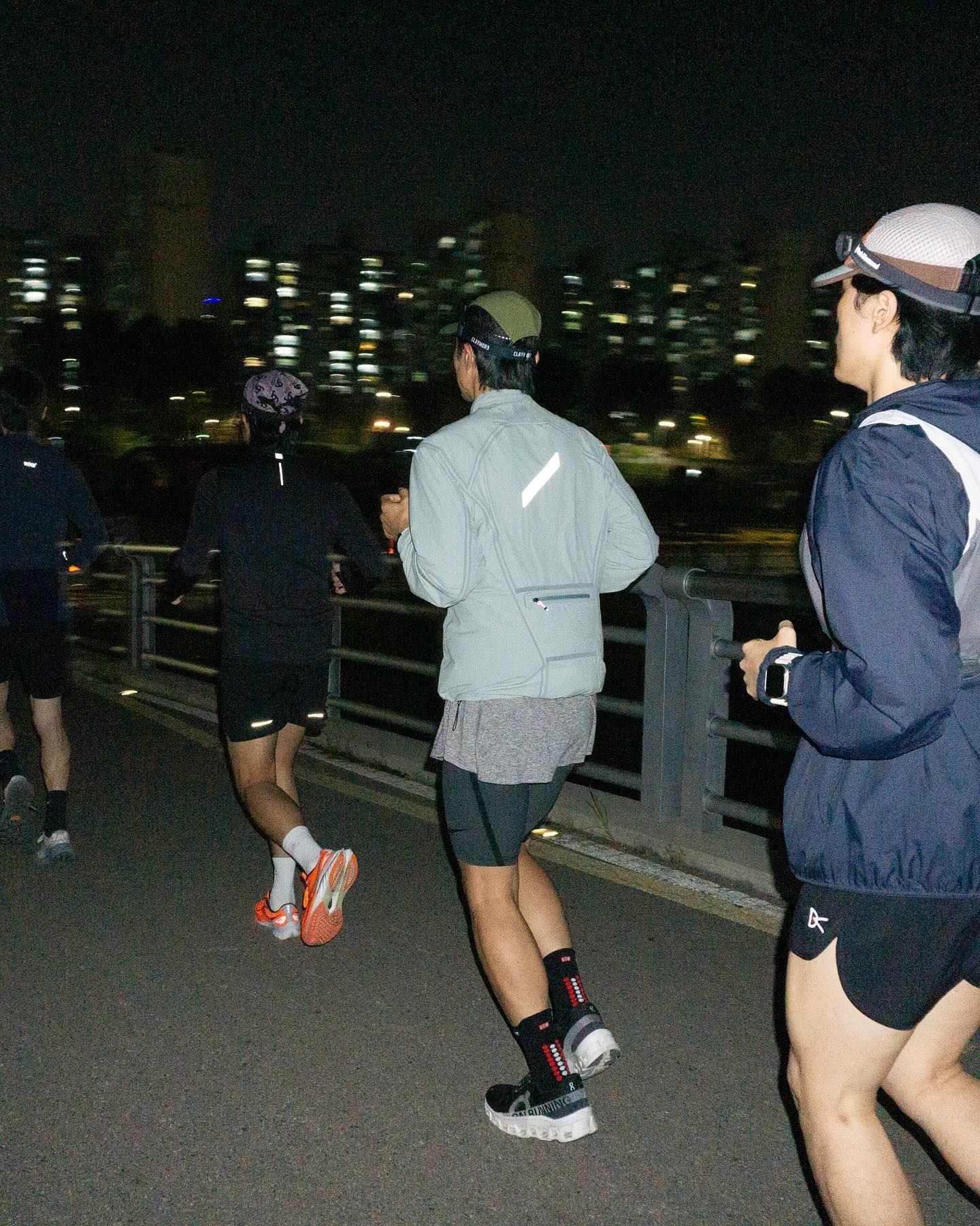 gray-shop-night-trail-running