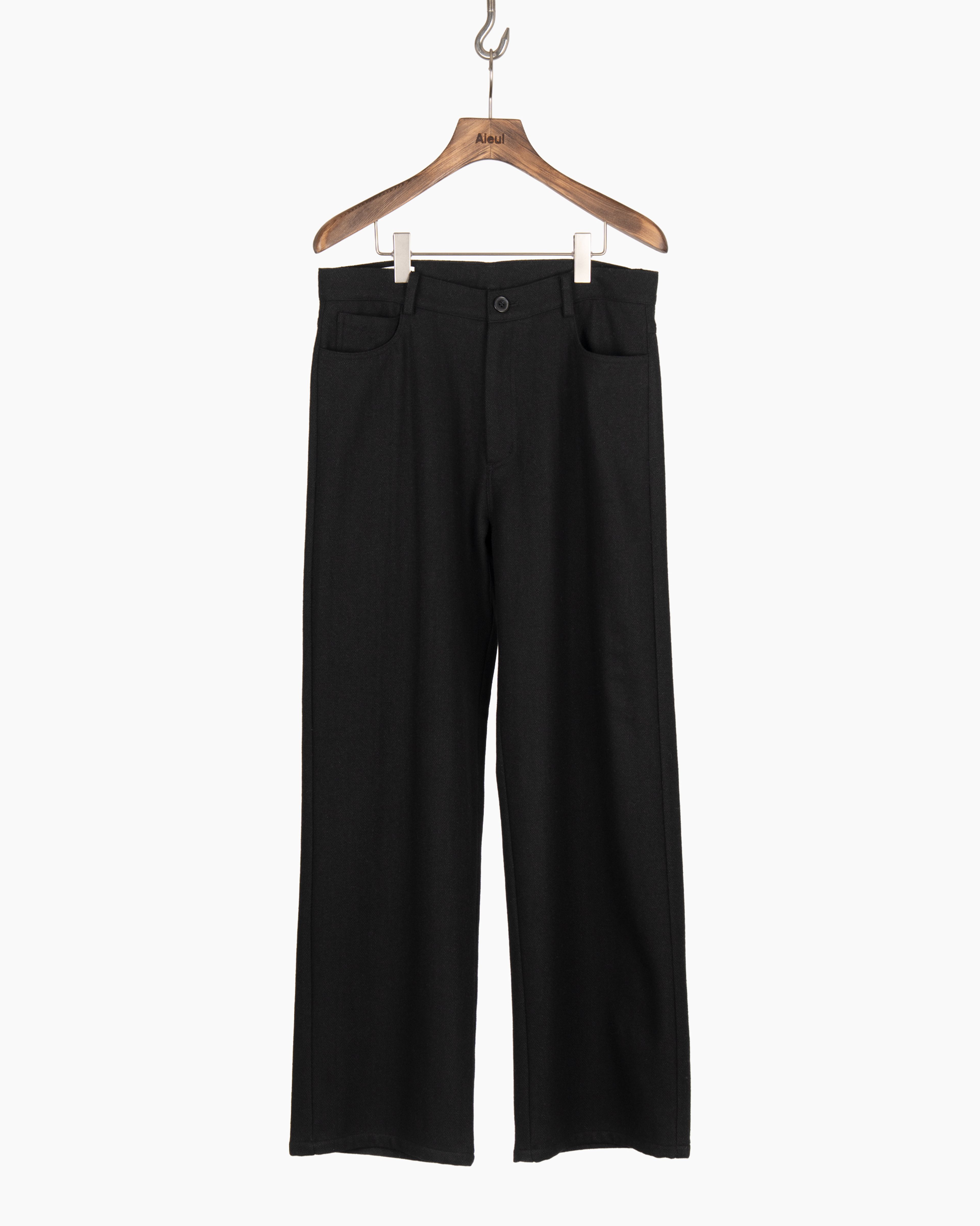 2025 Fall/Winter Packshot