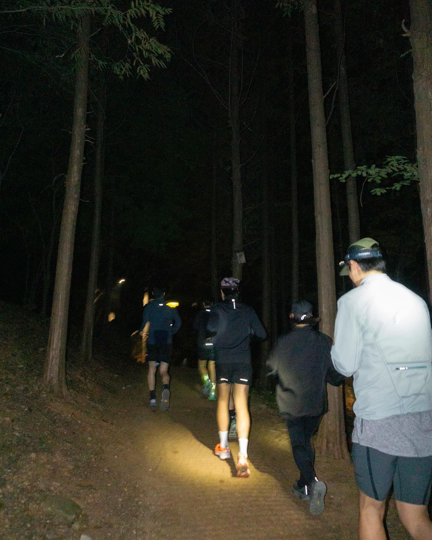 gray-shop-night-trail-running
