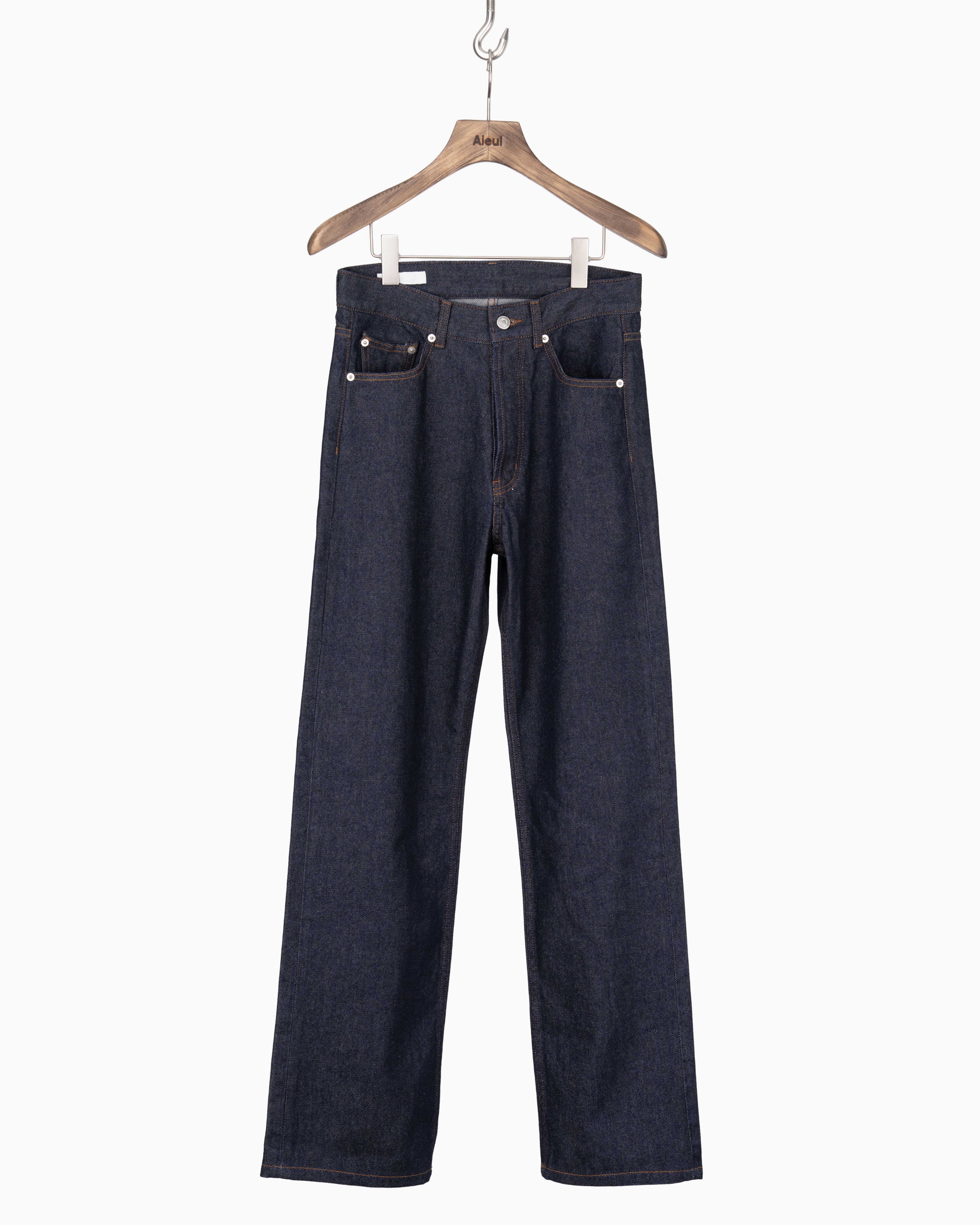 Aieul 2025 Spring Packshot