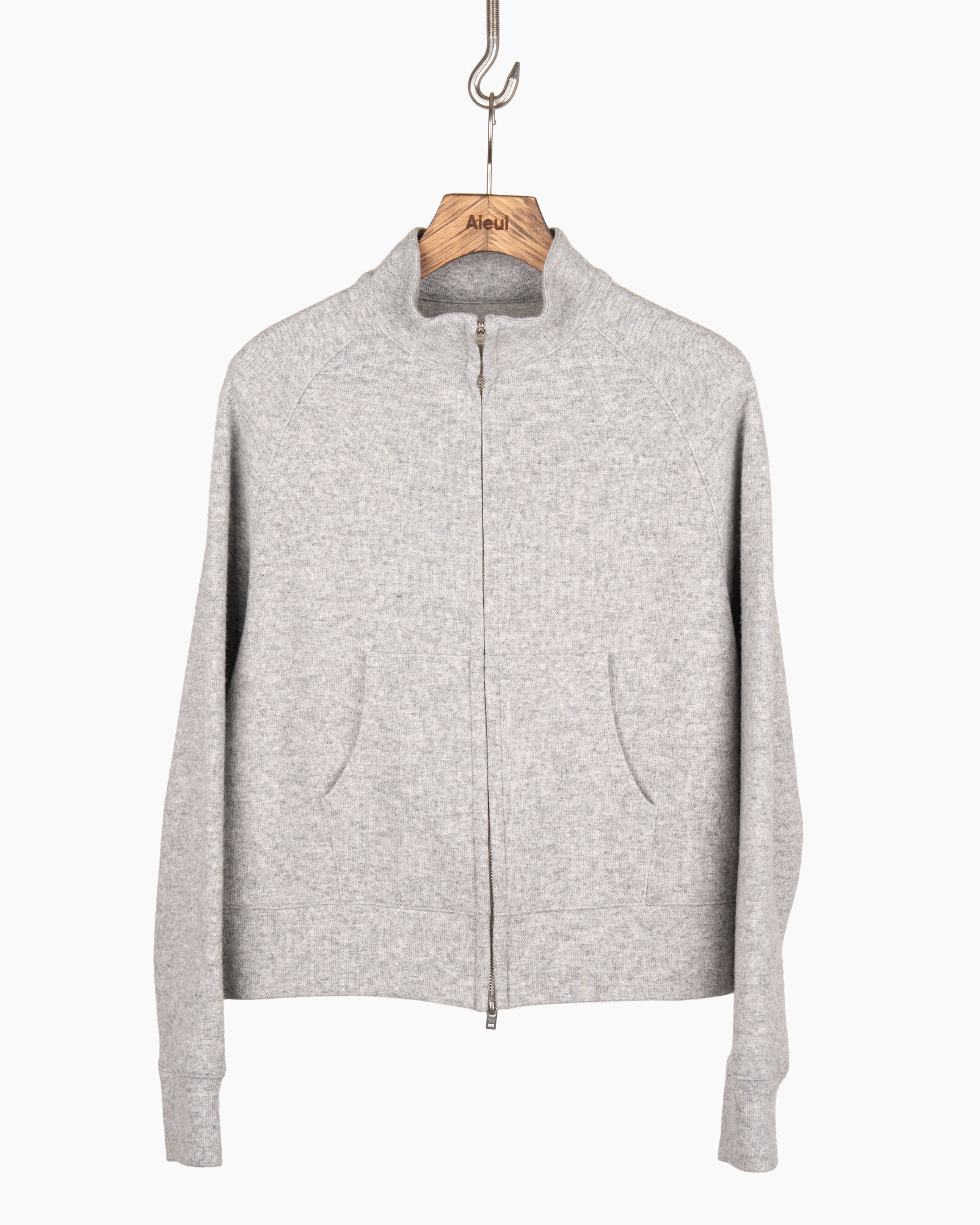 2025 Fall/Winter Packshot