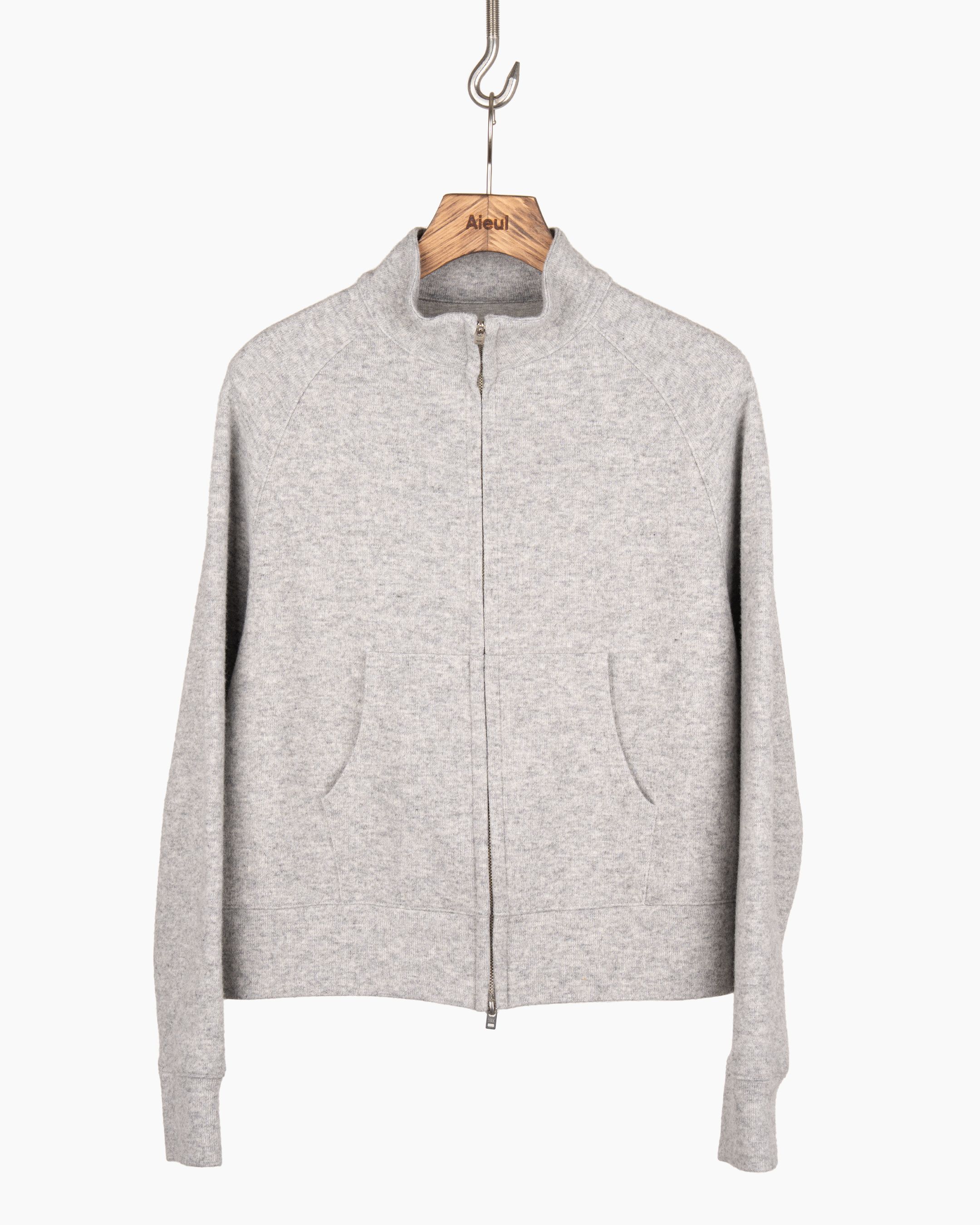 2025 Fall/Winter Packshot