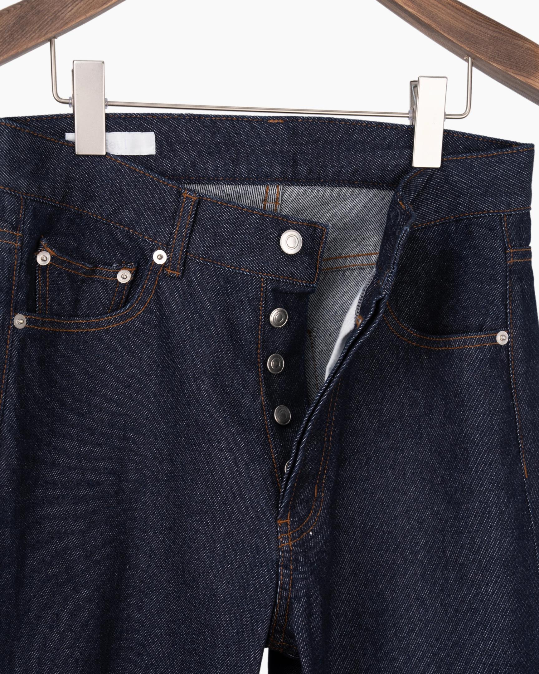 Aieul 2025 Spring Packshot