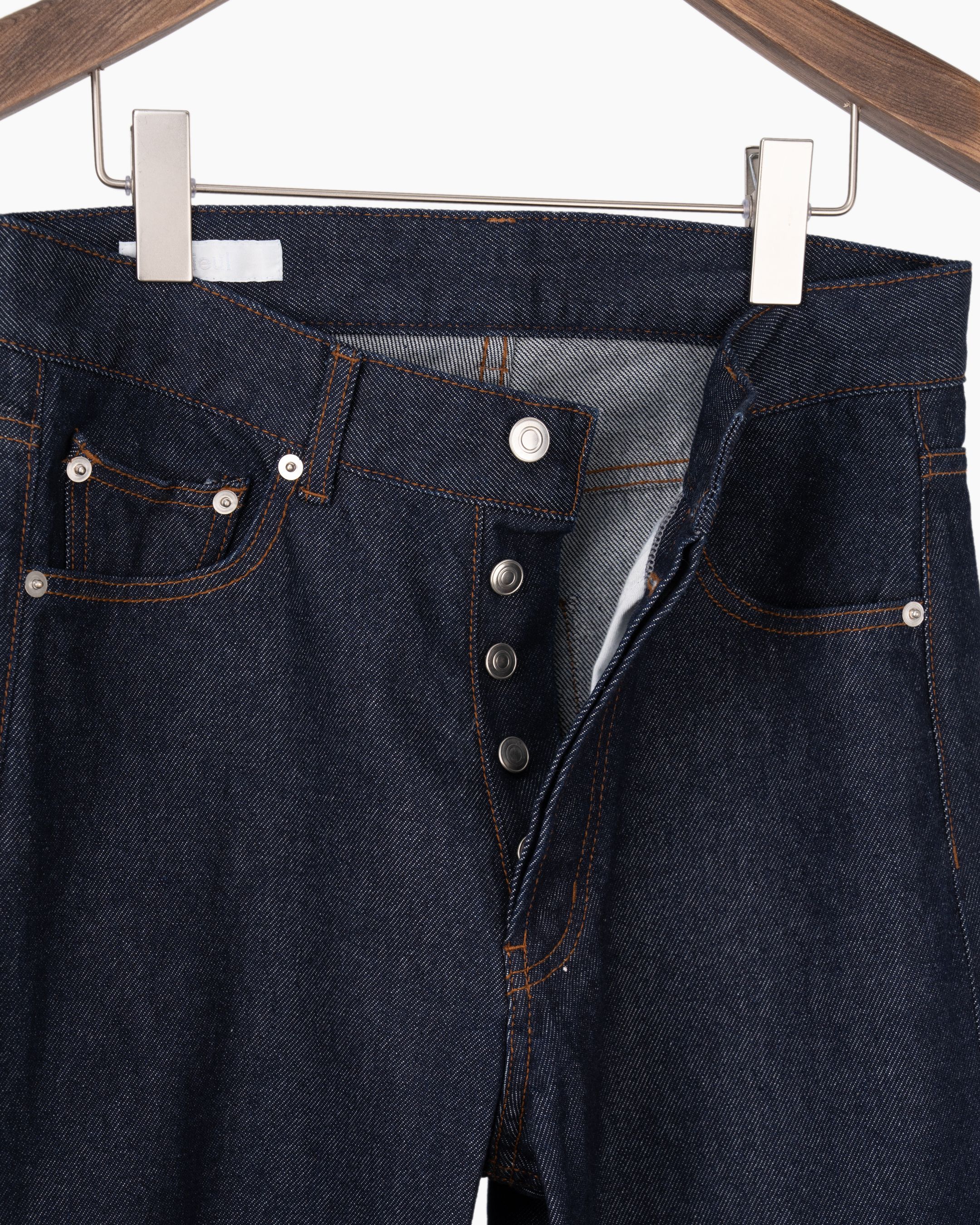 Aieul 2025 Spring Packshot