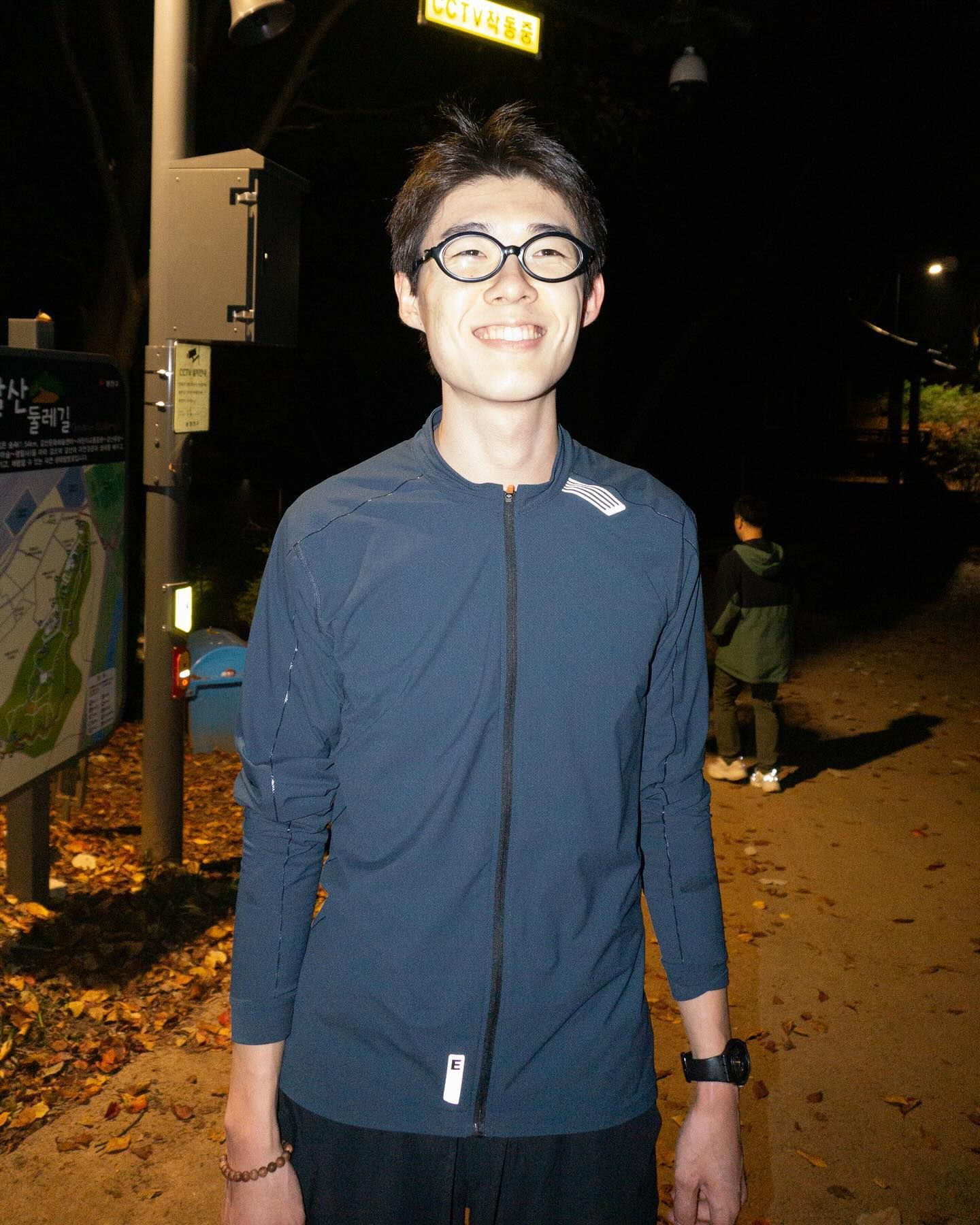 gray-shop-night-trail-running