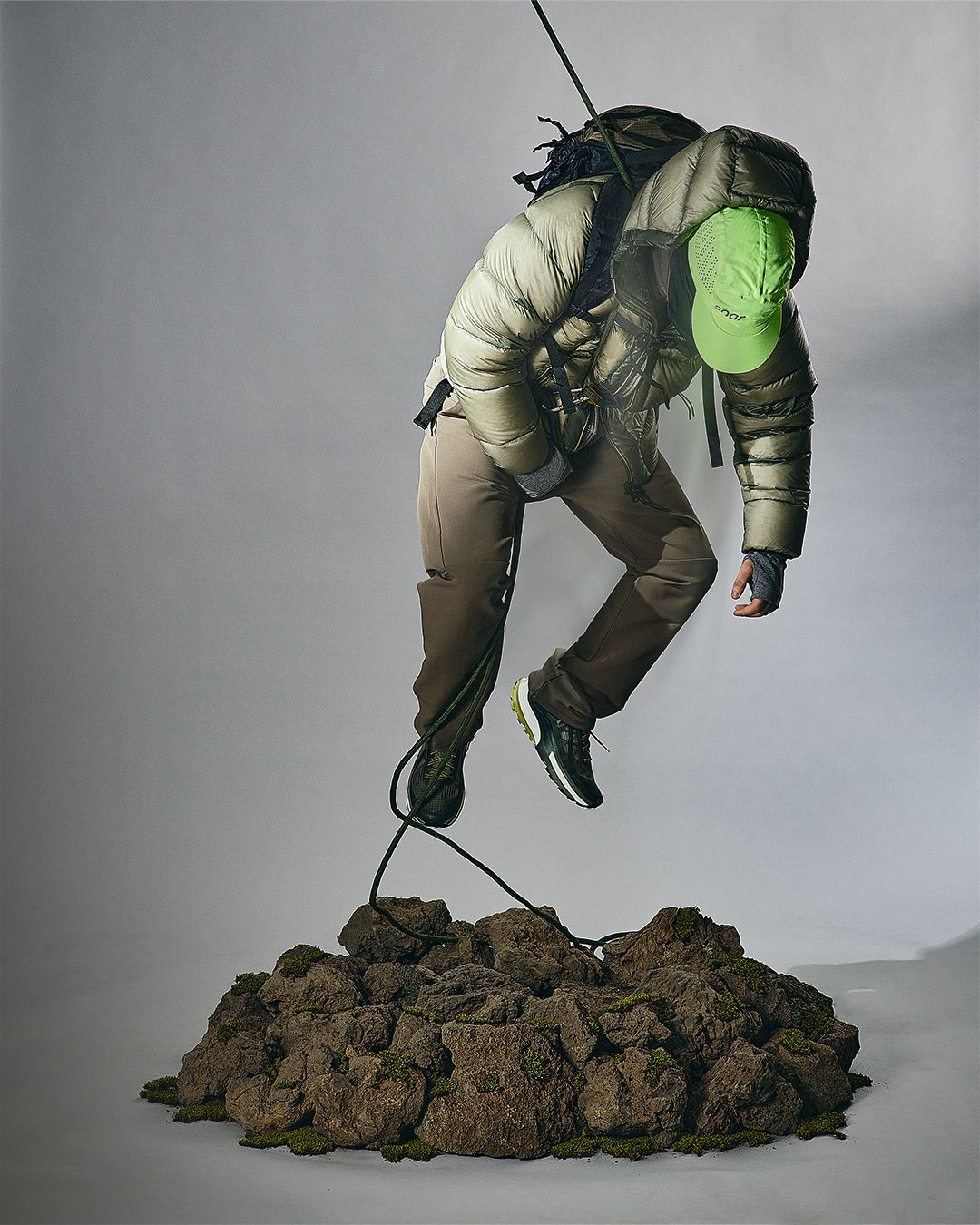 gray-shop-falling-movements