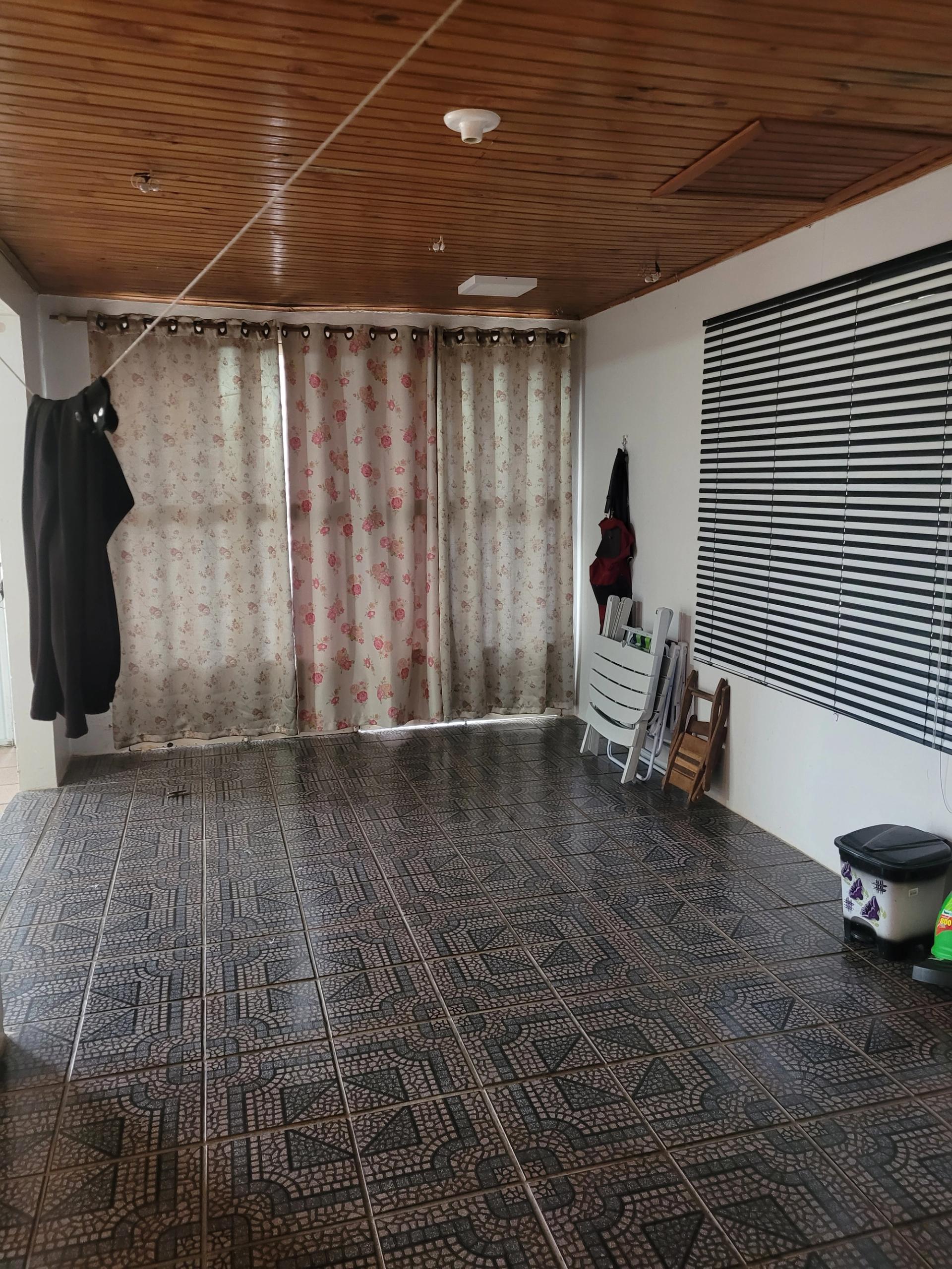 Casa de esquina no Bairro Koller — foto 4