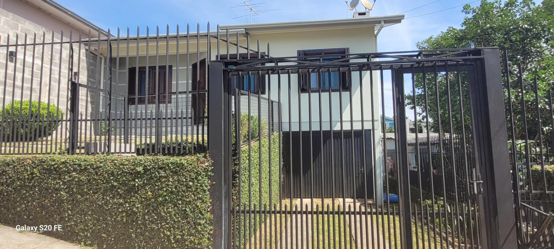 Casa no Bairro Cotrel — foto 2
