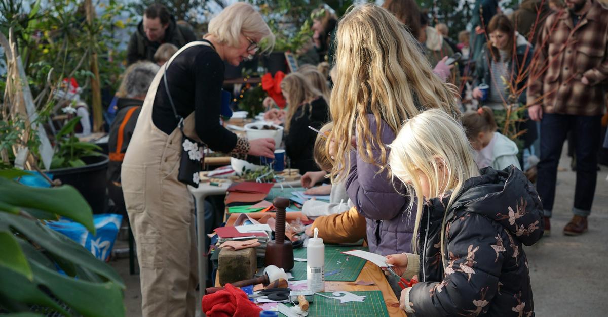 Adult and children outdoor arts and craft by Luba Glazunova.