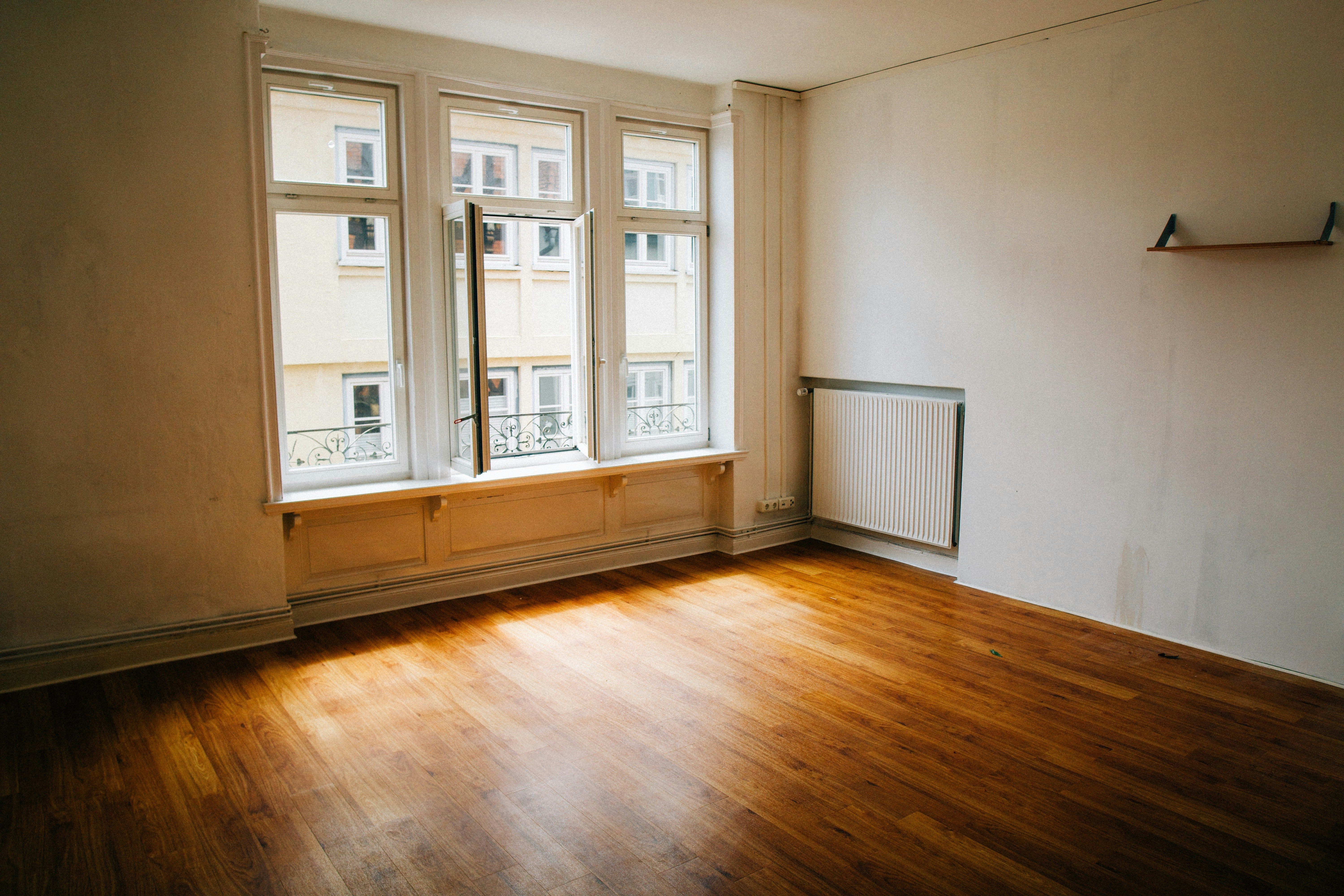 Empty apartment for rent by Christian Lue.