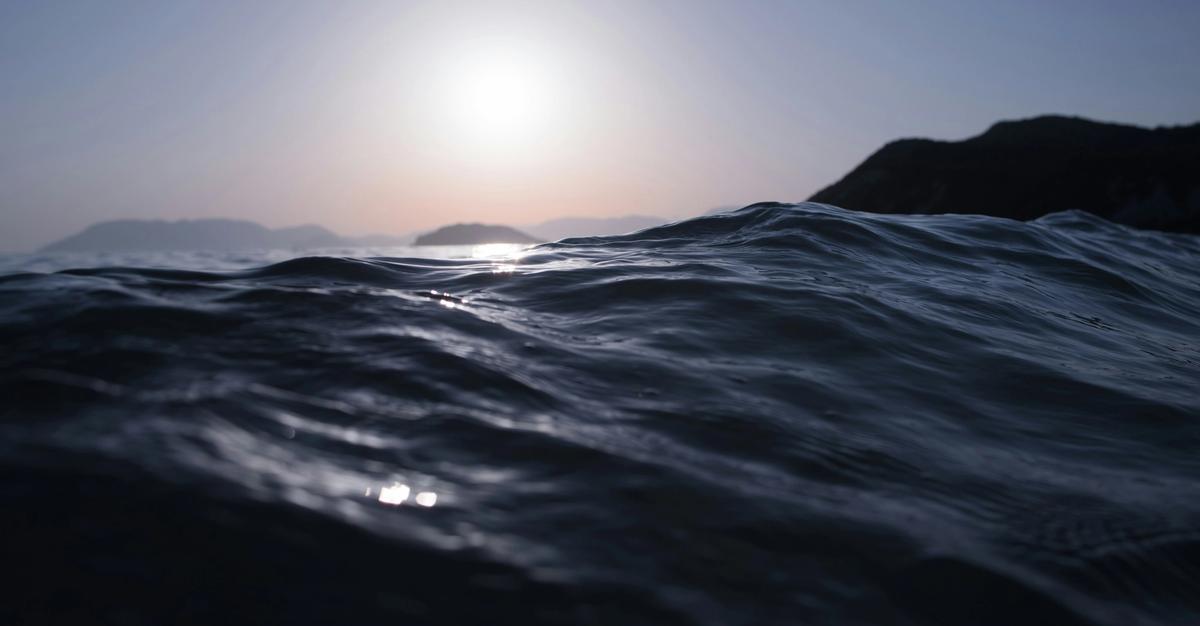 Waves at sea by Viktor Jakovlev.