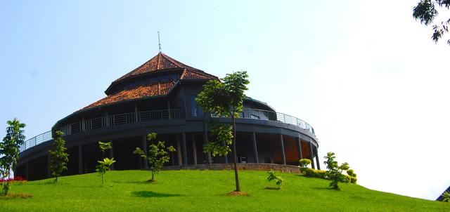 Nyungwe Top View Hotel