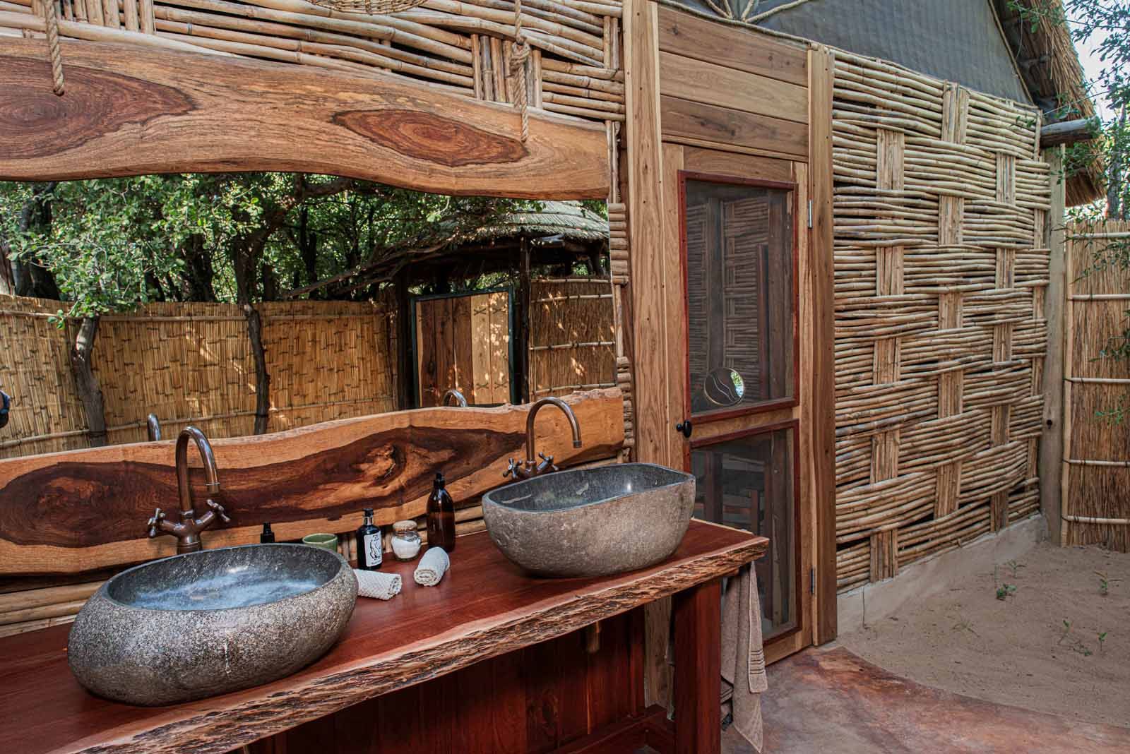Mwamba Bush Camp Accommodation