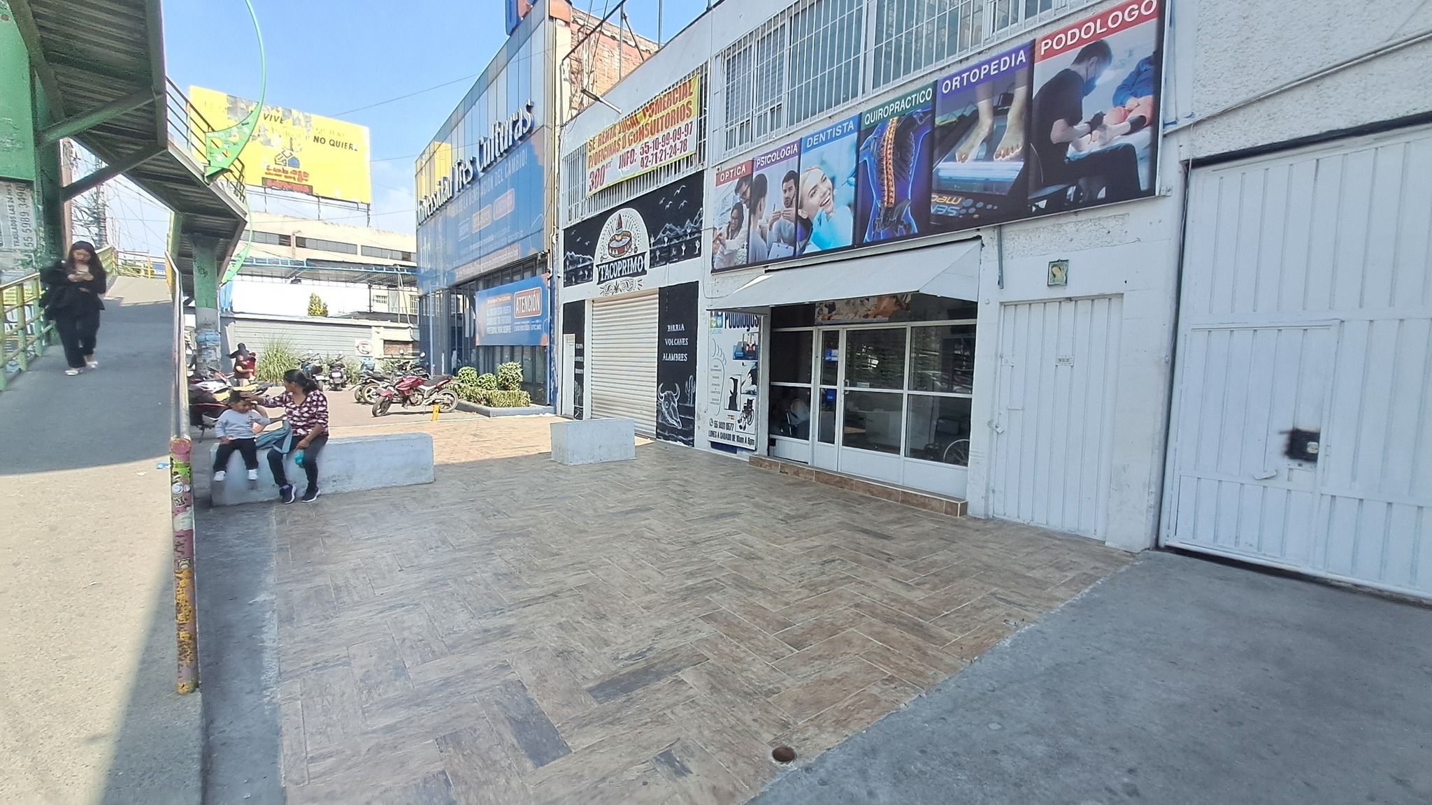 Fachada o entrada del consultorio