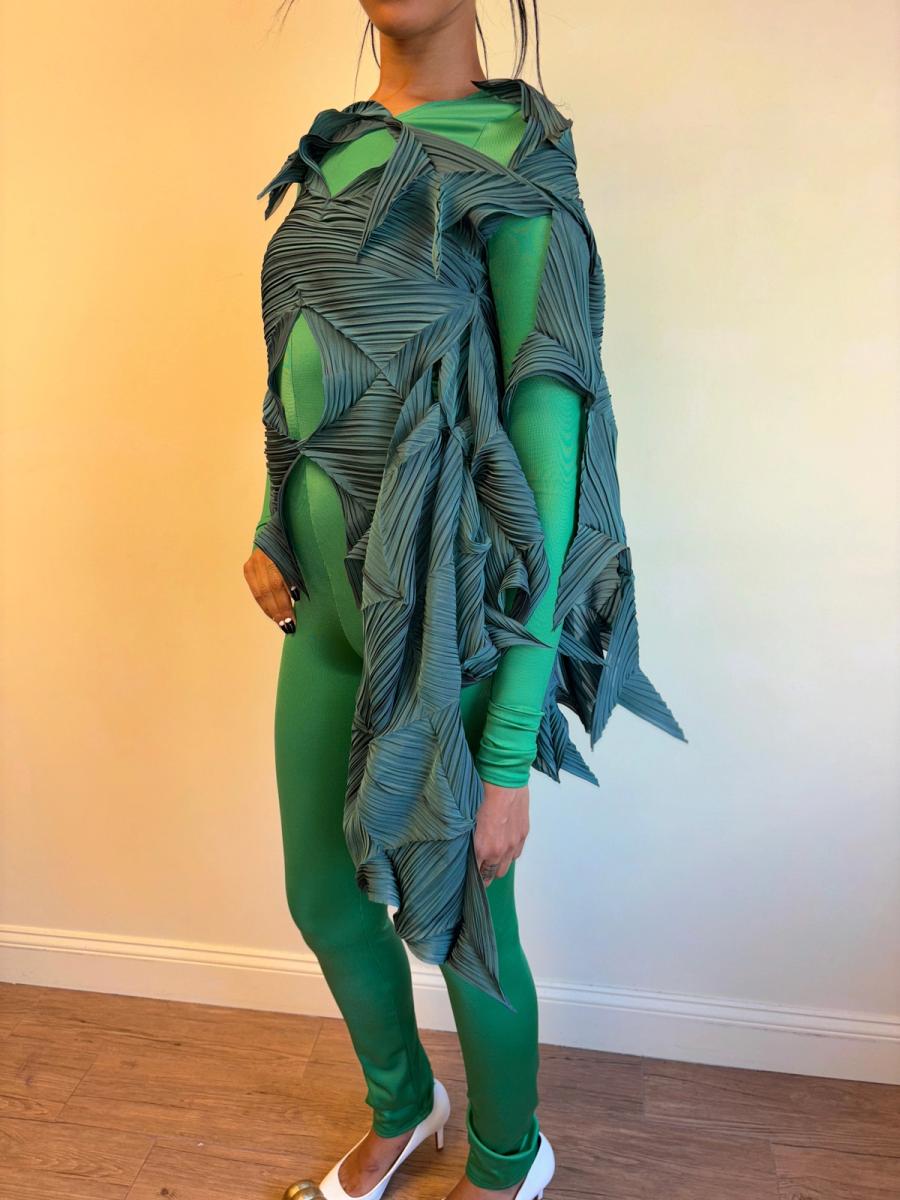 Issey Miyake Pleated Green Spiky Scarf product image