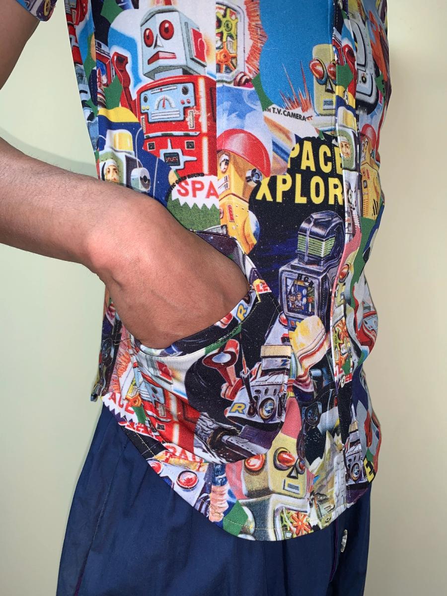 Heretic Goes Round Retro Robot Shirt product image