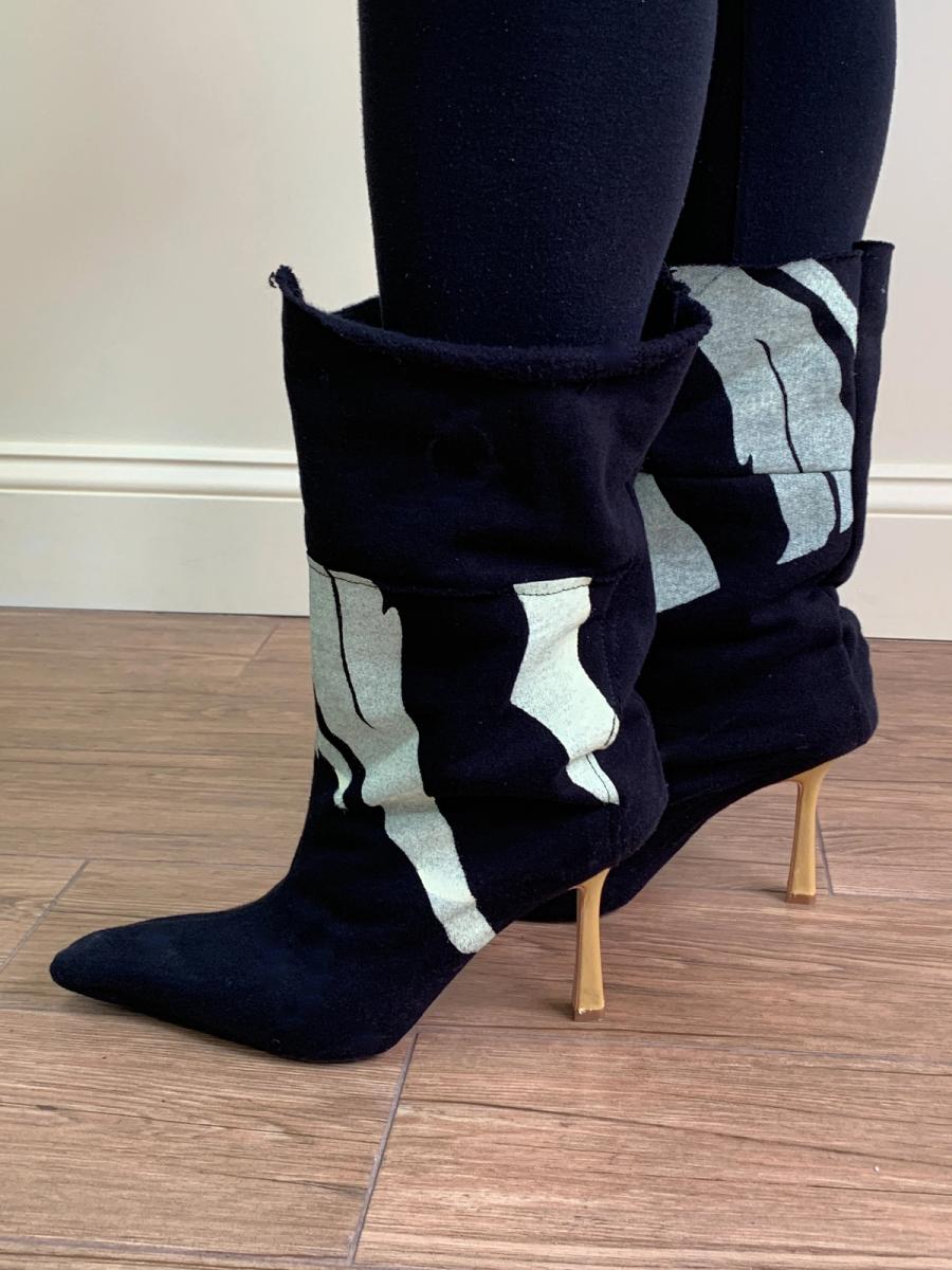 'Enfer' Runway Sample Slouchy Heels in Black product image