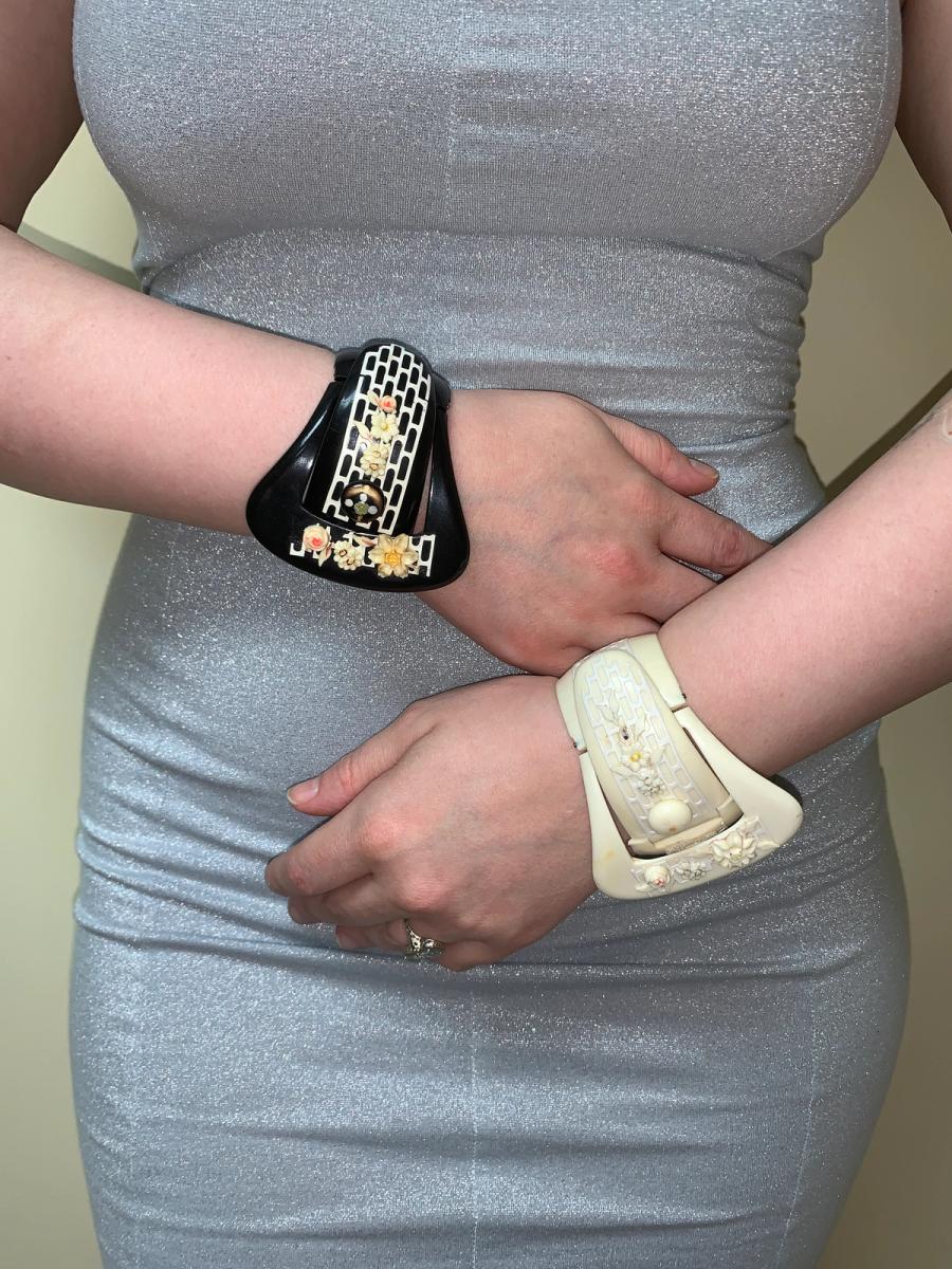 20s/30s Celluloid Buckle Bangle Set product image