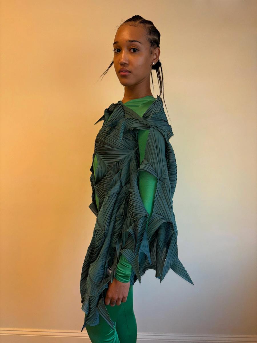 Issey Miyake Pleated Green Spiky Scarf product image