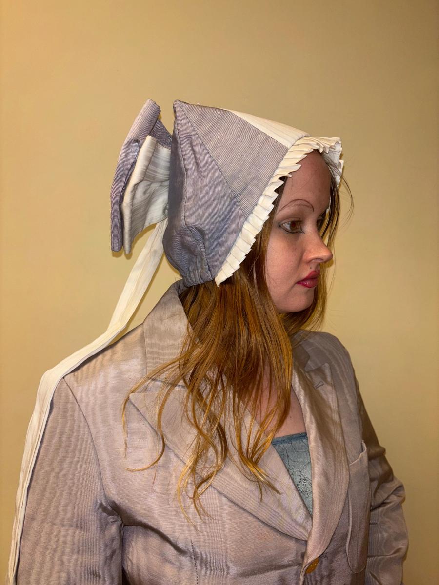 Berlin Opera House Bow Hat product image