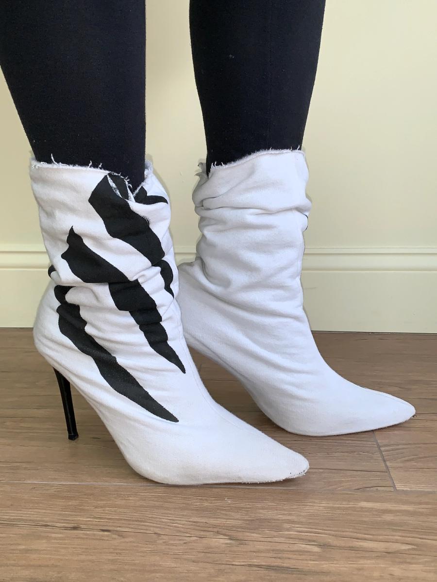 'Enfer' Runway Sample Slouchy Heels in White product image