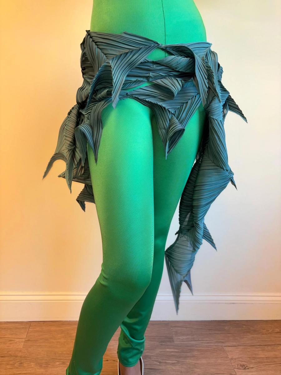 Issey Miyake Pleated Green Spiky Scarf product image