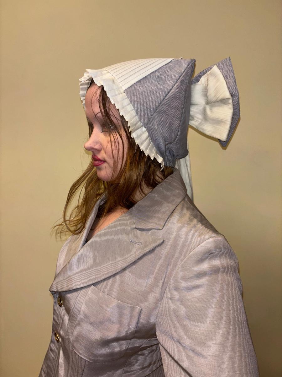 Berlin Opera House Bow Hat product image