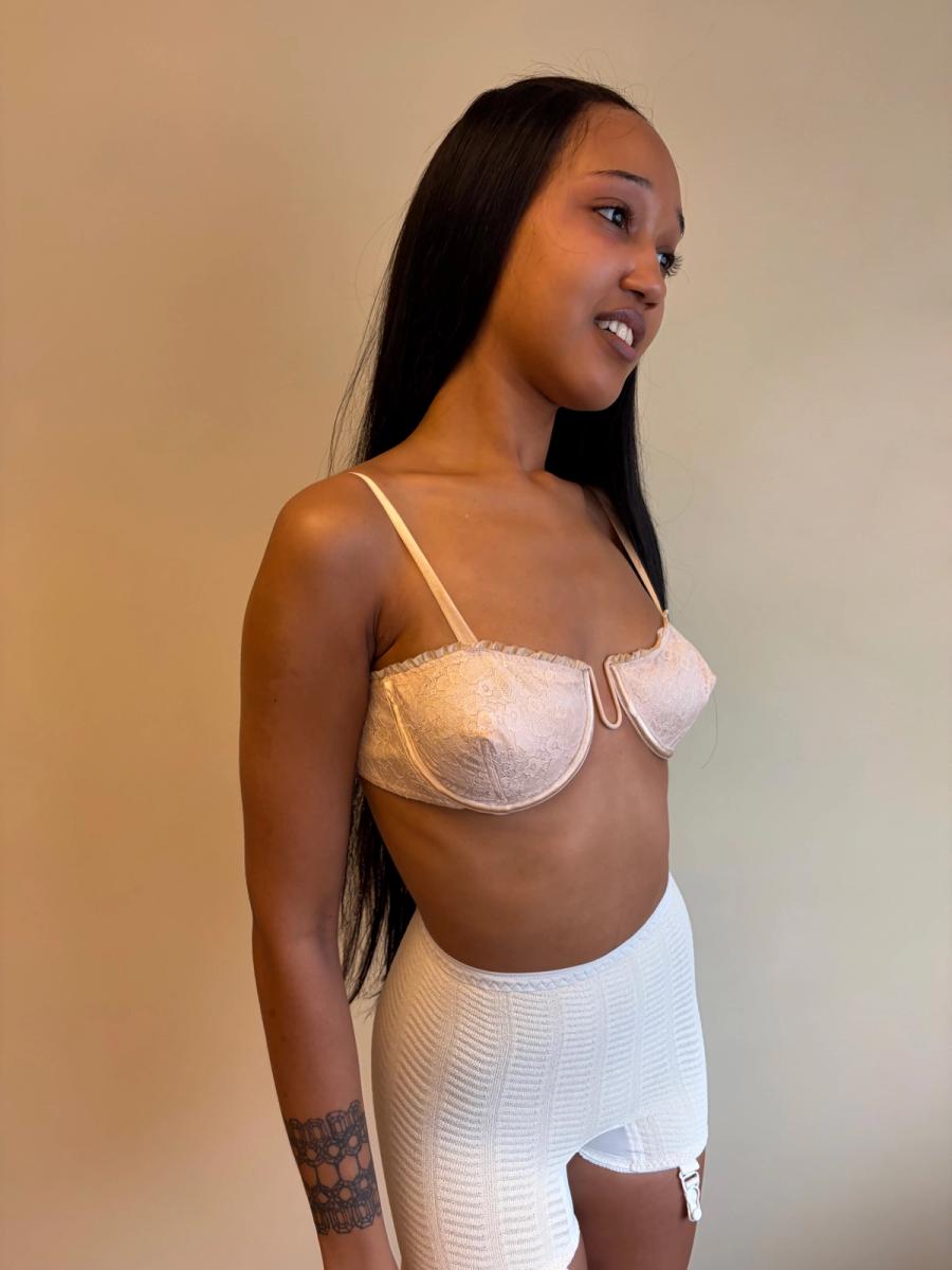 1950s French Pink Lace U Wire Bra product image