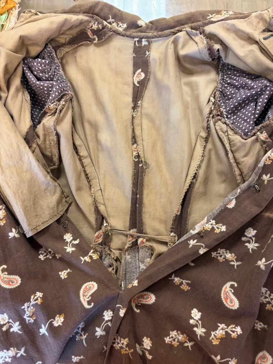 Victorian Brown Paisley Wrapper product image