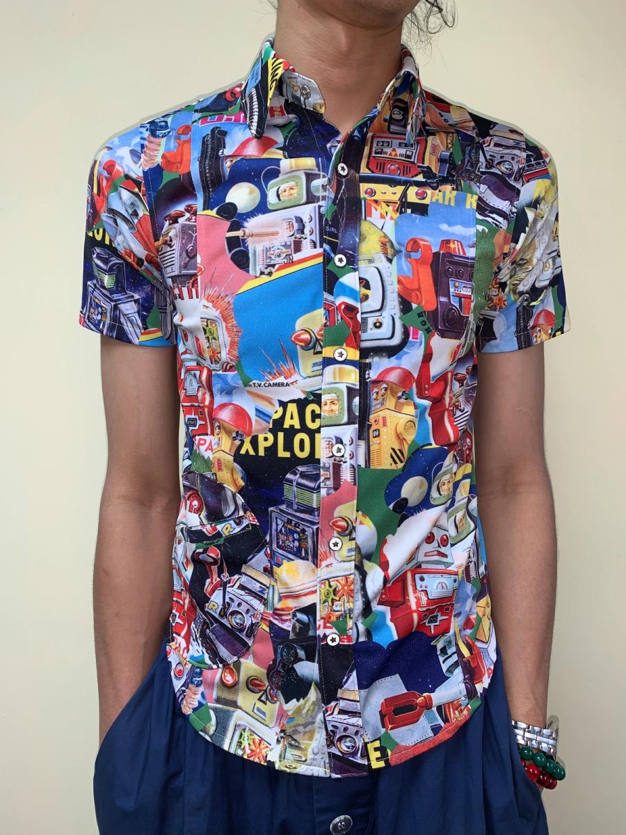 Heretic Goes Round Retro Robot Shirt product image