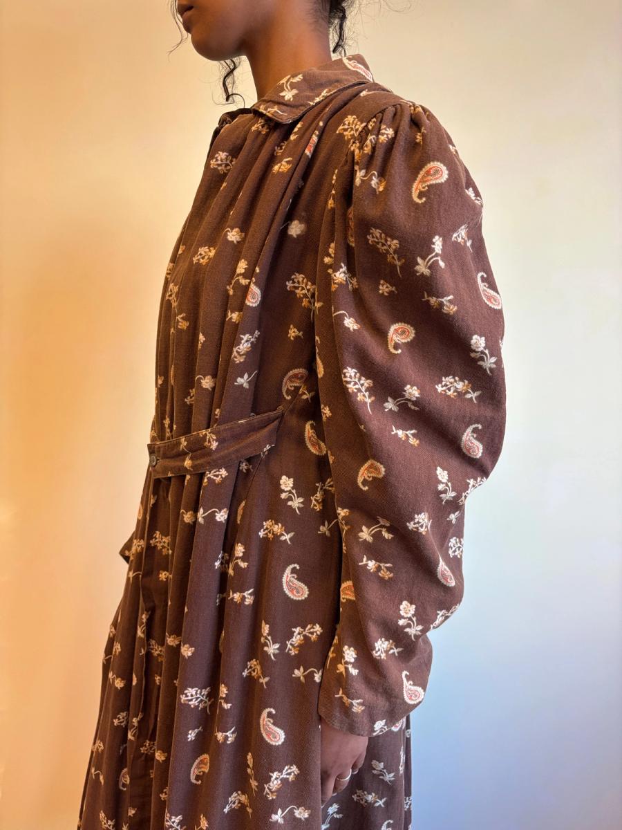 Victorian Brown Paisley Wrapper product image