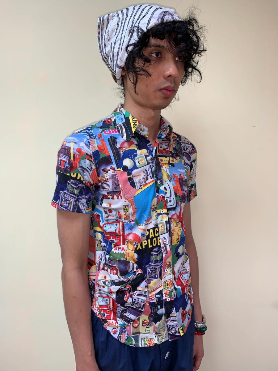 Heretic Goes Round Retro Robot Shirt product image