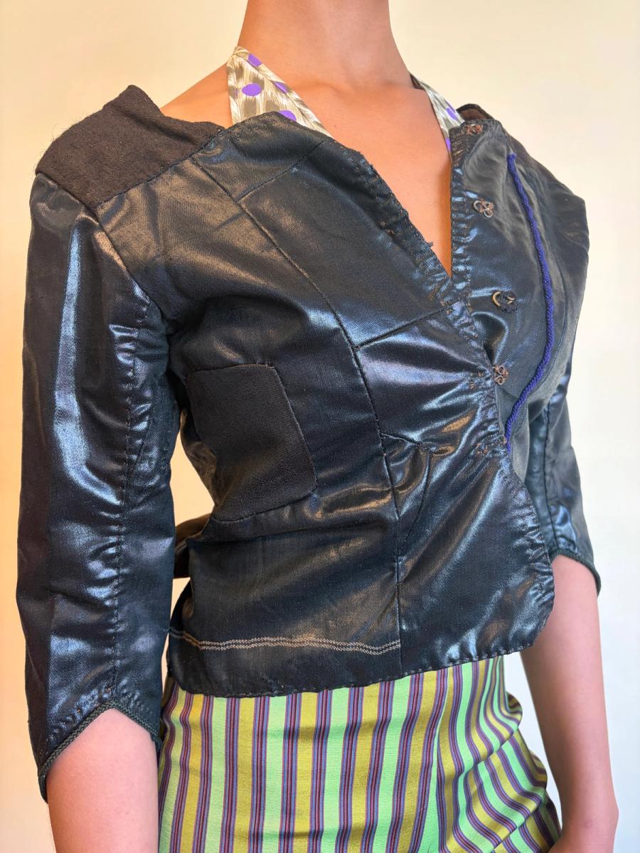 Antique Glazed Dutch Top With Bumroll product image