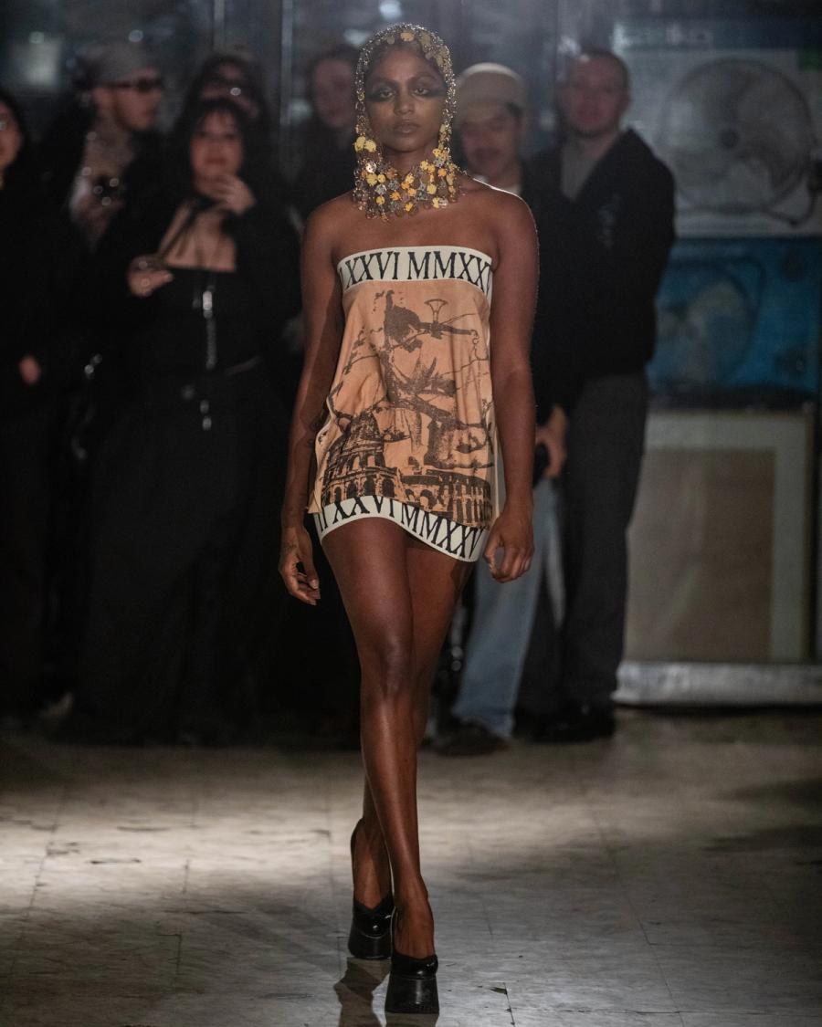 Collection 009 - DEAD CURRENCY look