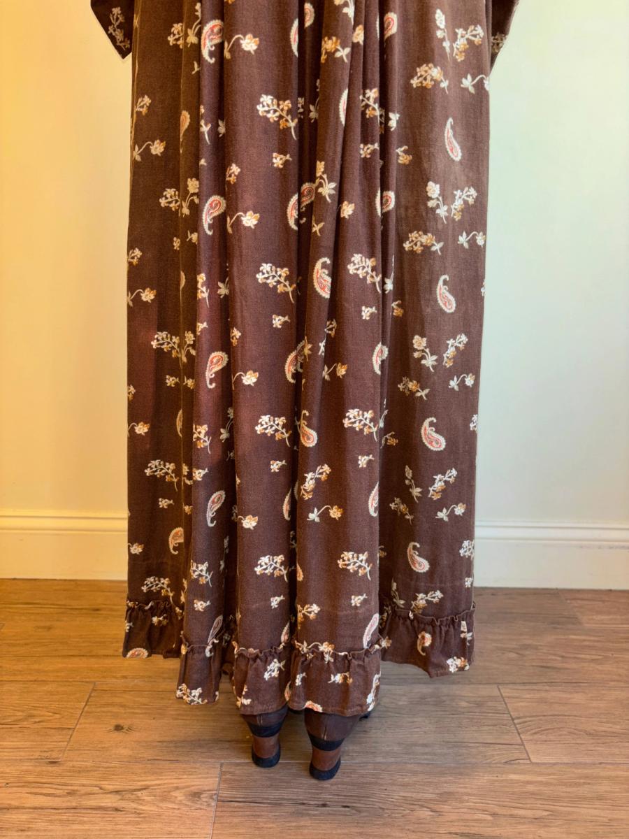 Victorian Brown Paisley Wrapper product image
