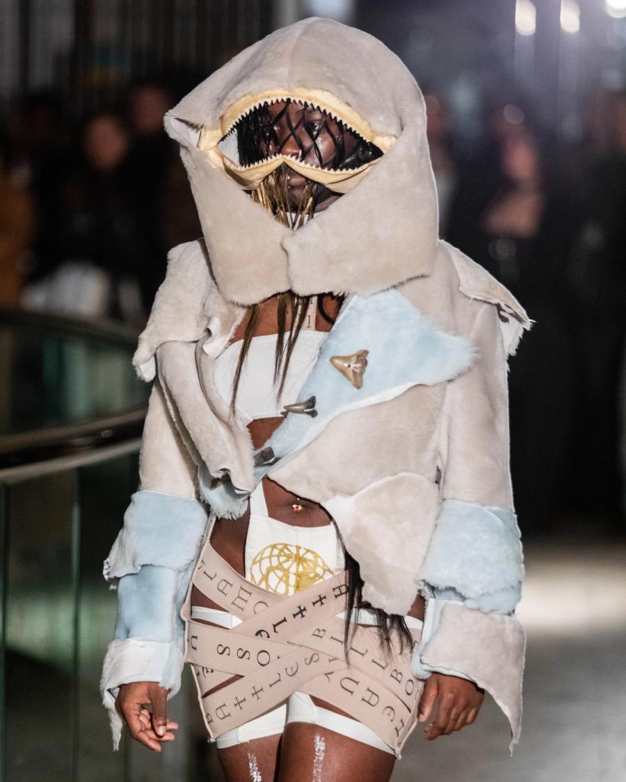 Collection 009 - DEAD CURRENCY look