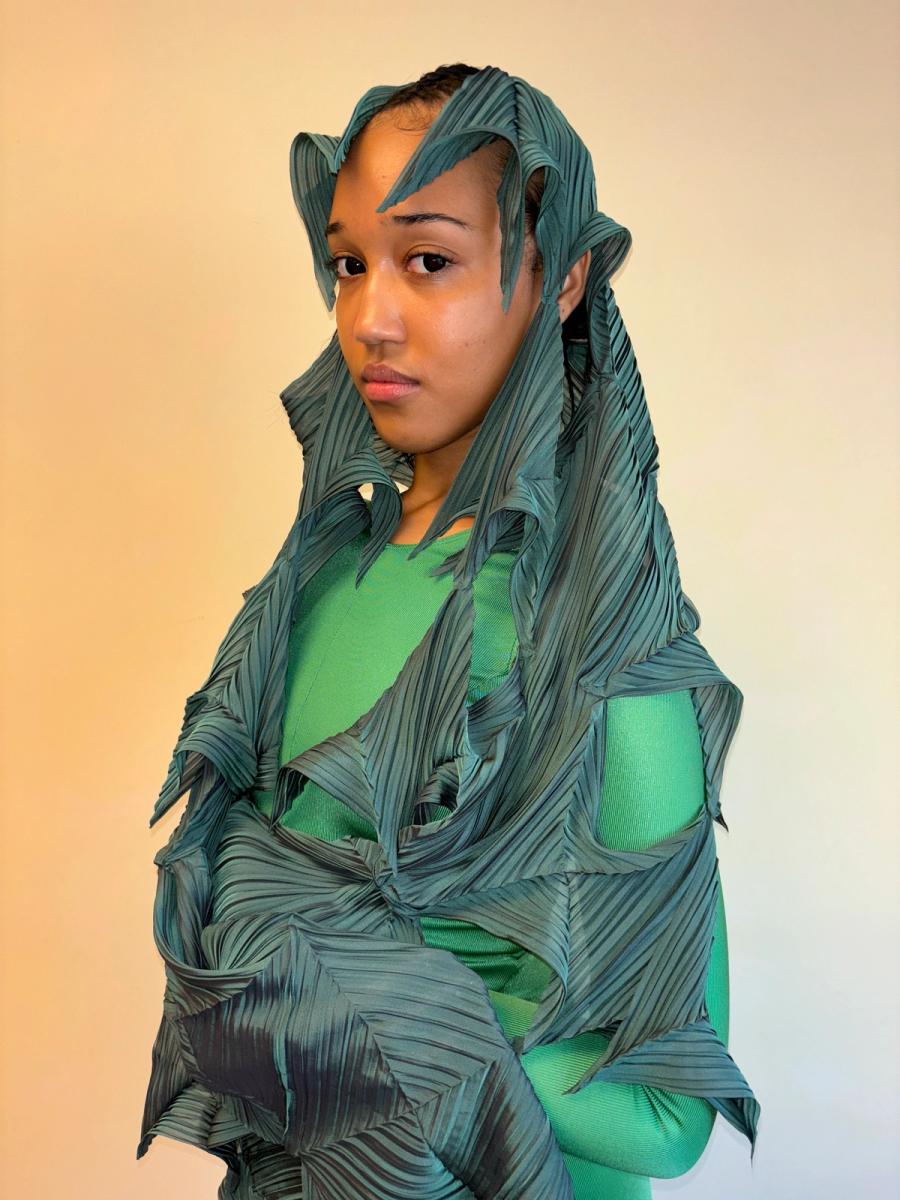 Issey Miyake Pleated Green Spiky Scarf product image