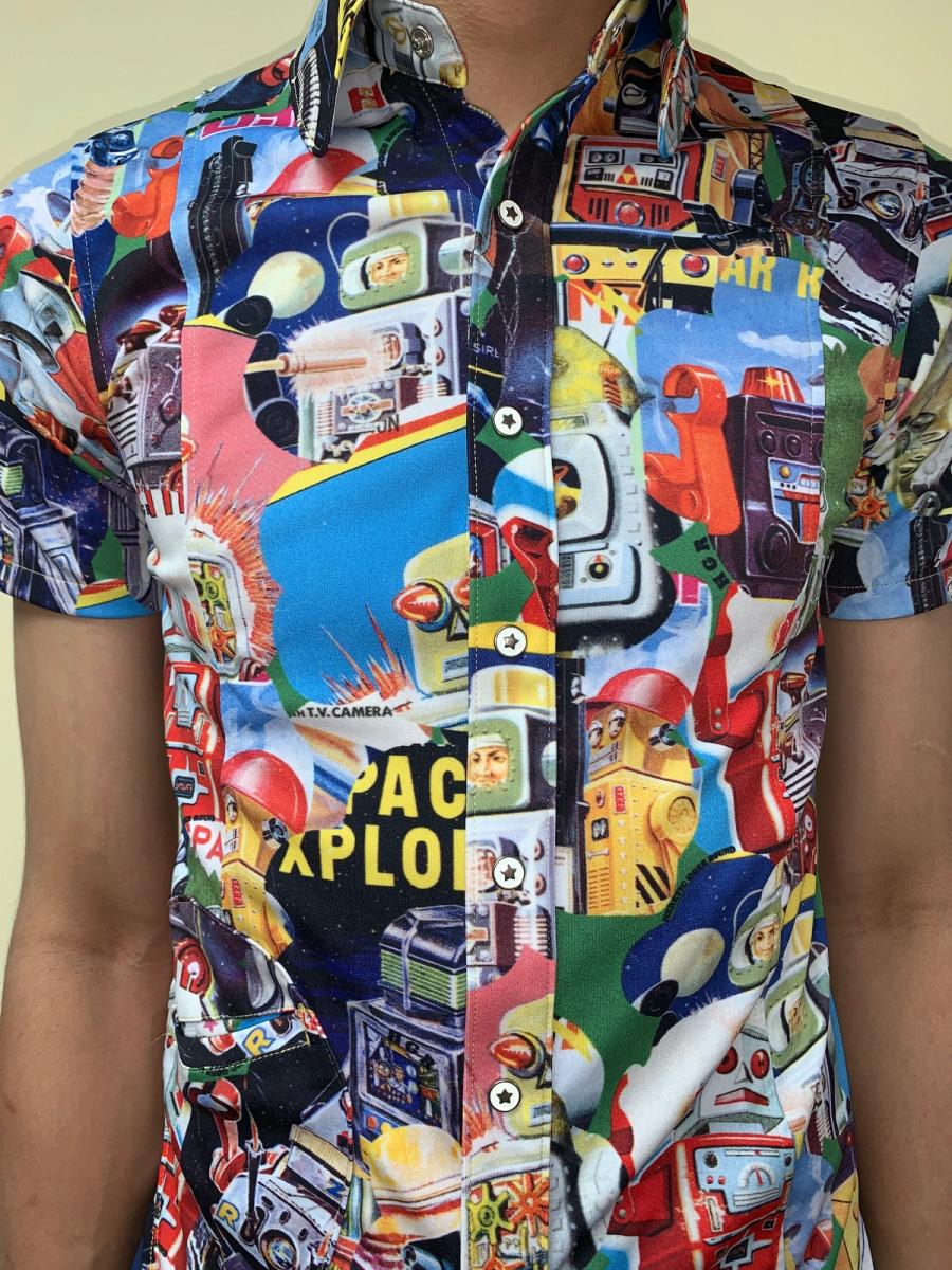 Heretic Goes Round Retro Robot Shirt product image