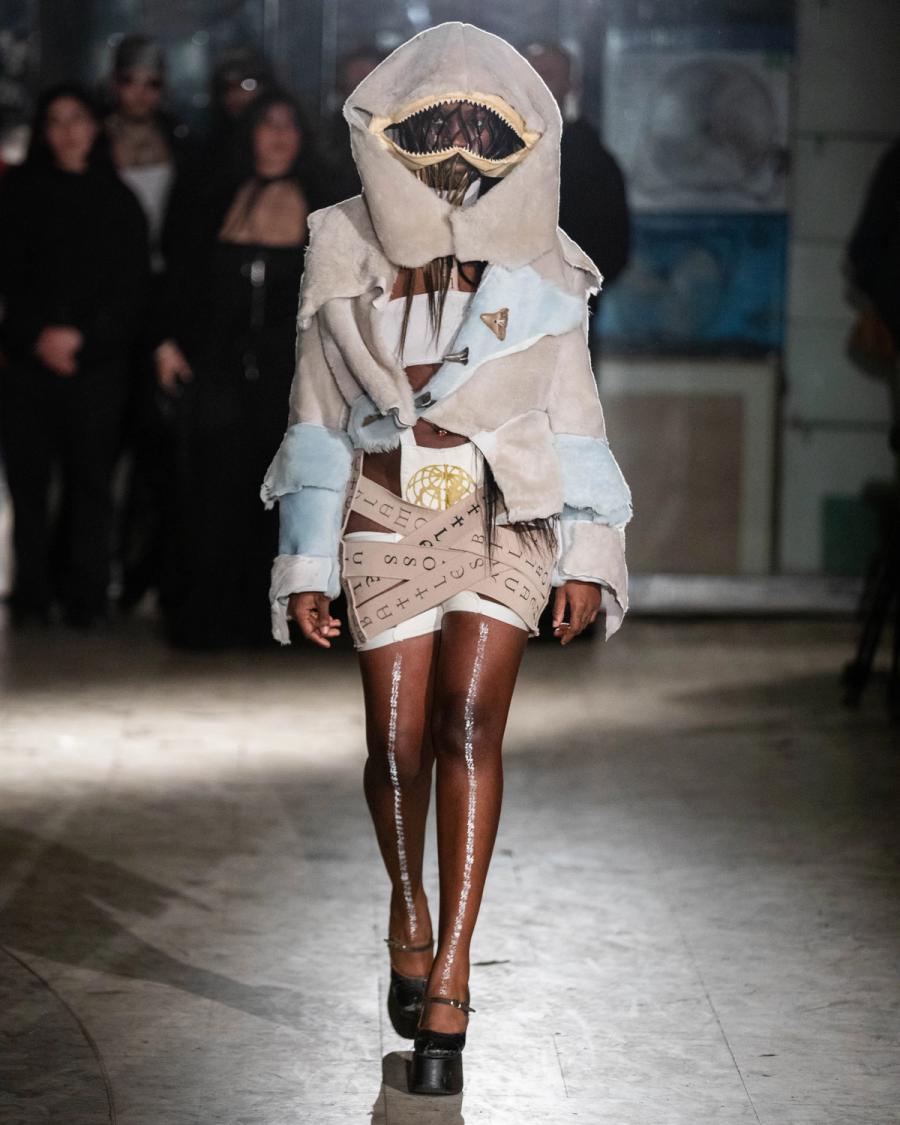 Collection 009 - DEAD CURRENCY look