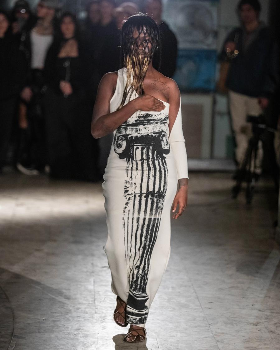 Collection 009 - DEAD CURRENCY look