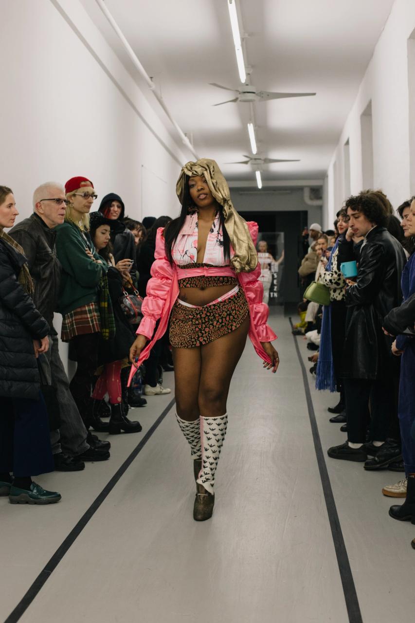 Collection 006 - SEZX look