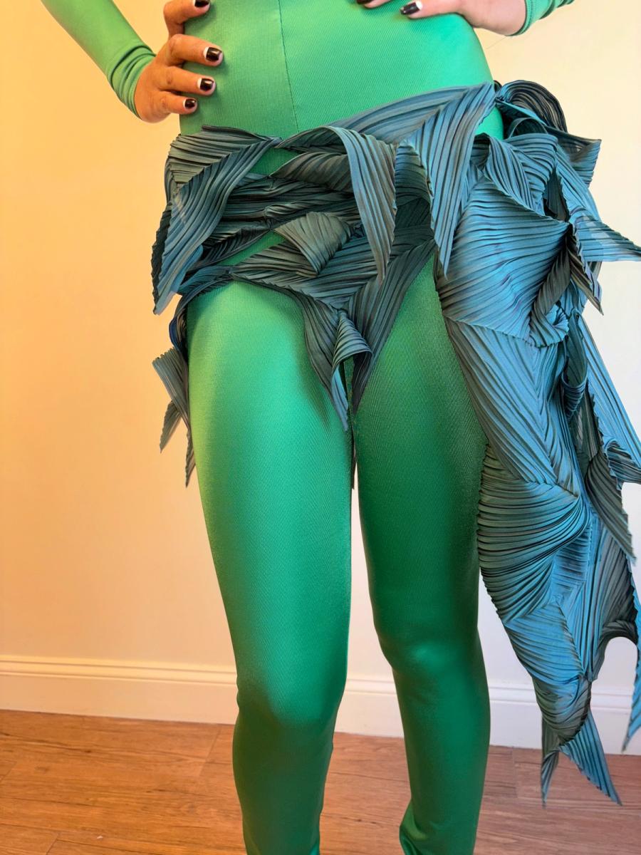Issey Miyake Pleated Green Spiky Scarf product image