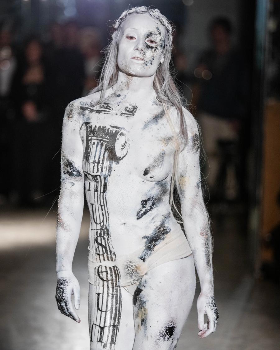 Collection 009 - DEAD CURRENCY look