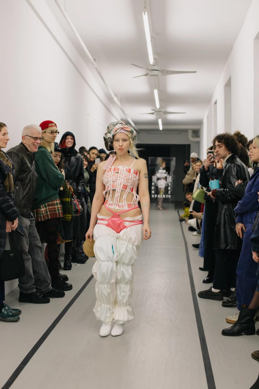 Collection 006 - SEZX look