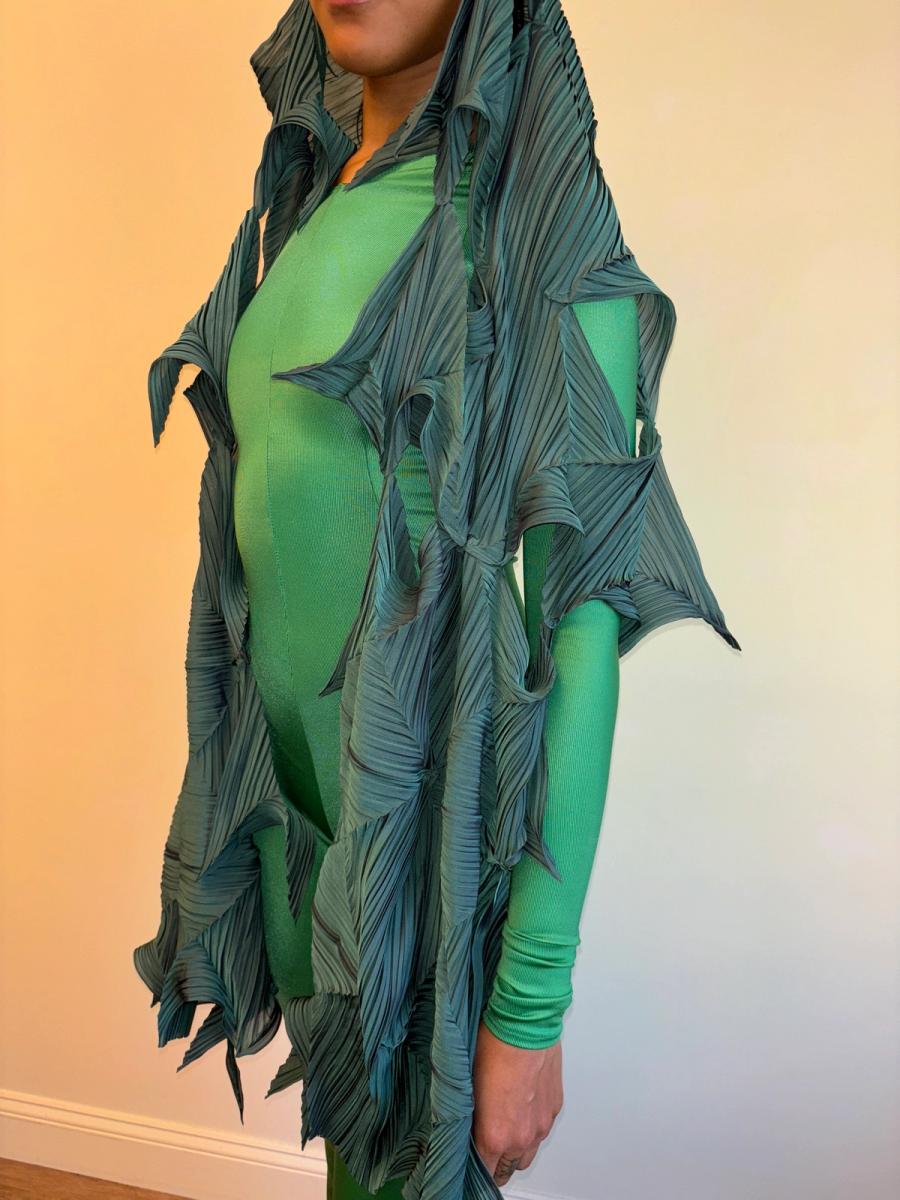 Issey Miyake Pleated Green Spiky Scarf product image