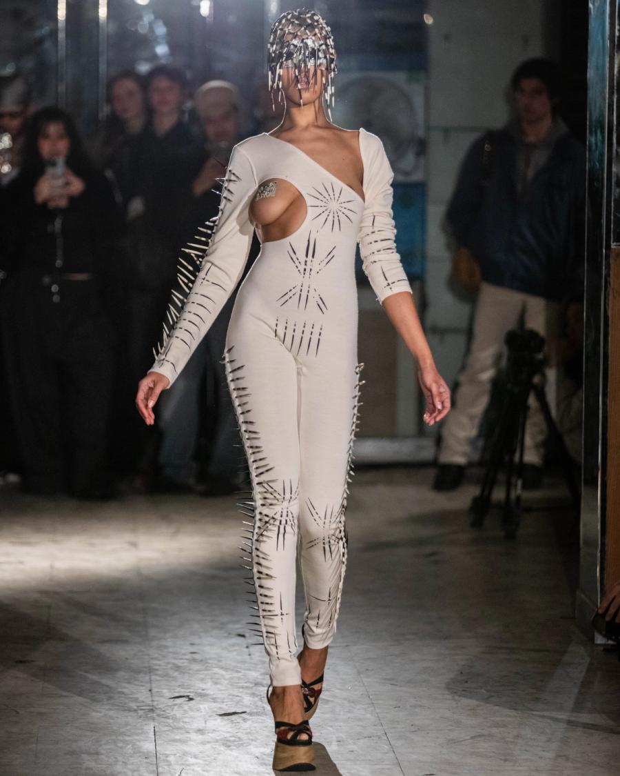 Collection 009 - DEAD CURRENCY look