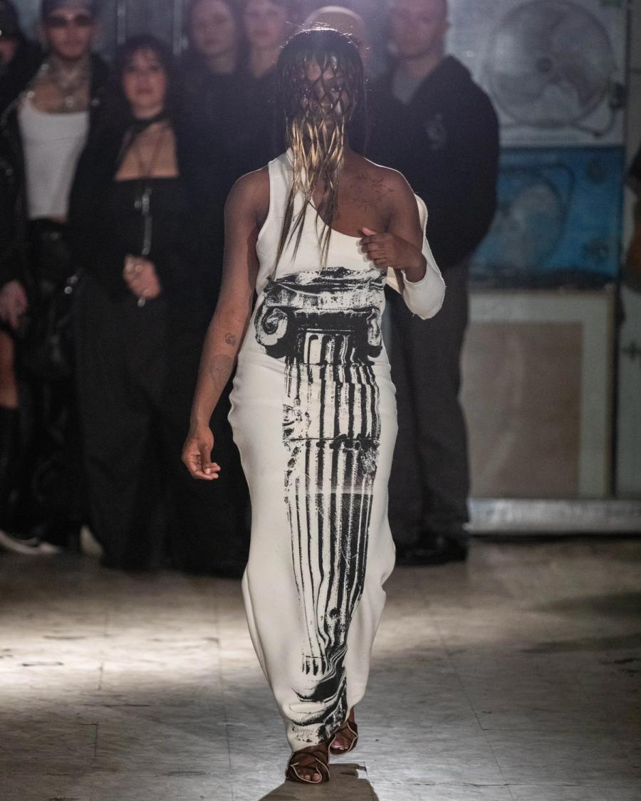 Collection 009 - DEAD CURRENCY look